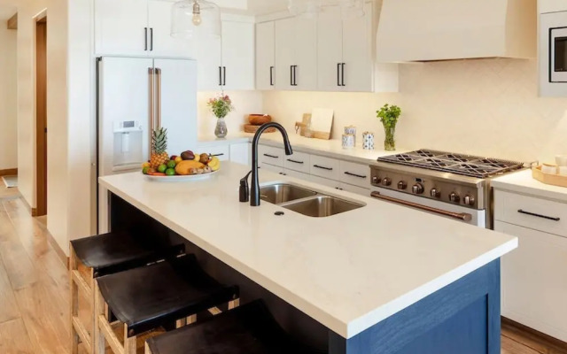 Oceanfront 3bd Penthouse Residence