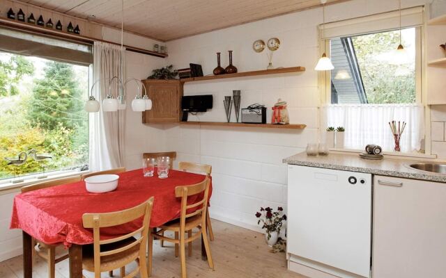 6 Person Holiday Home in Roslev