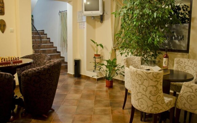 Bizev Hotel