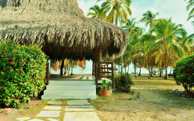Huku Beach Hostel