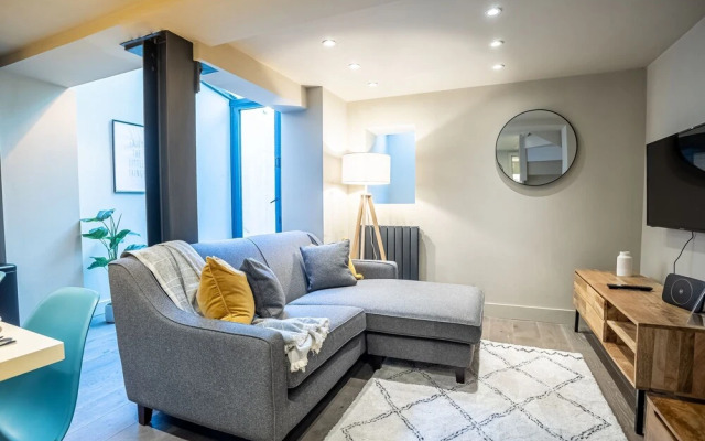 Luxe Pristine 2BR near Buckingham Palace