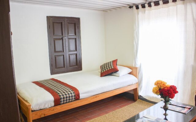Hiranya Guest House