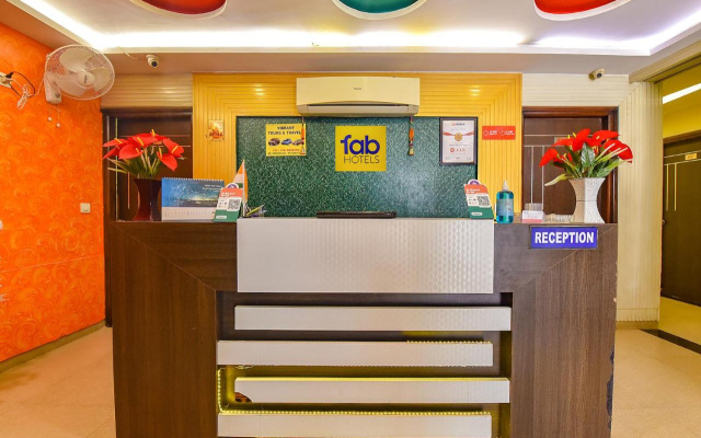 Fabexpress Silver Plaza