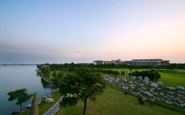 Tongli Lakeview Hotel