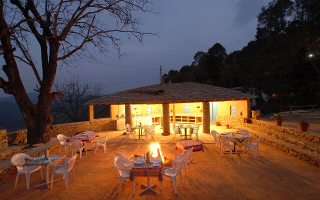 Chevron Eco Lodge