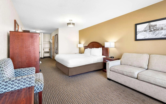SureStay Plus Hotel by Best Western Drumheller