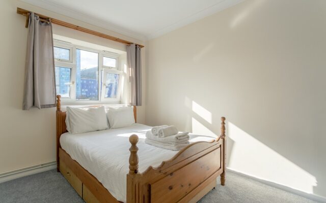 Whitechapel 2 Bedroom Flat