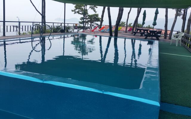 Tongyeong Beachcastle Resort