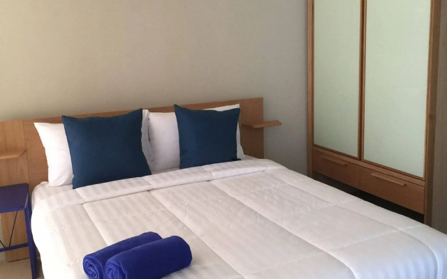 Baan Thew Talay Blue Sapphire