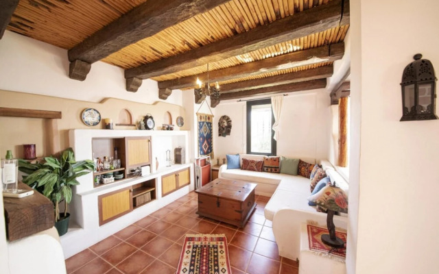 Villa in Bodrum With Shared Pool and Backyard