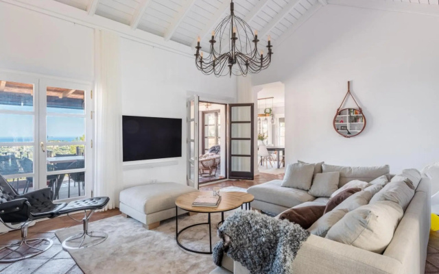 La Heredia townhouse with a magical seaview