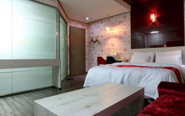 Wow hotel