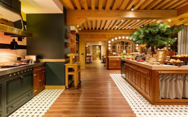 Ours Blanc Hotel & Spa