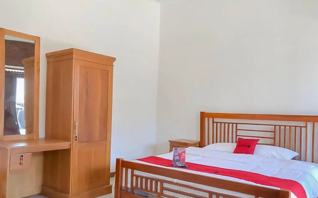 RedDoorz Resort near Darajat Garut