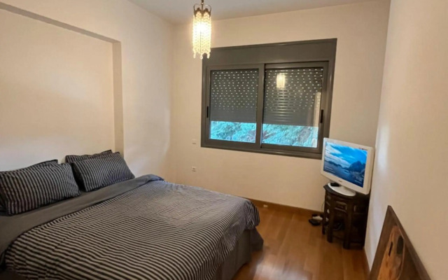 Ultra-Modern Living, Luxe 4BR with Private Outdoor Pool