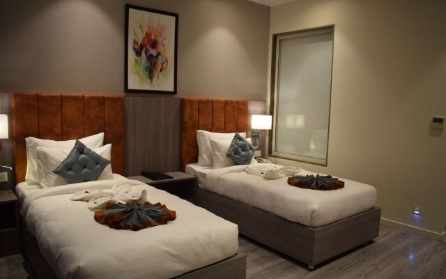 Hotel Deep Clarks Inn Lucknow