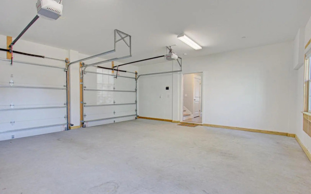 BB31 - Beach Please Community pool