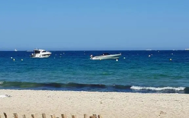 Superbe 3 pieces 4 etoiles Plein centre 70m du Port
