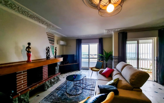 FLH Faro Family Flat with Balcony