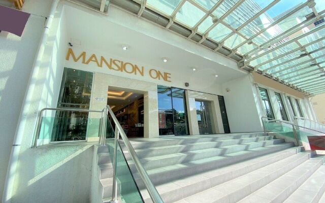 OYO 90192 Mansion One Suites