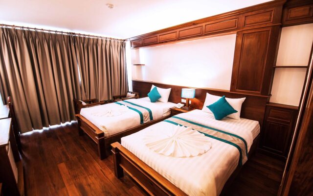 The Palm Palace Resort
