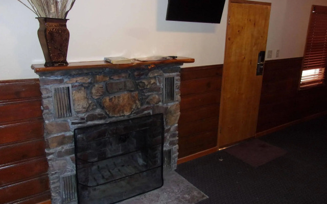 Embers Lodge and Cabins