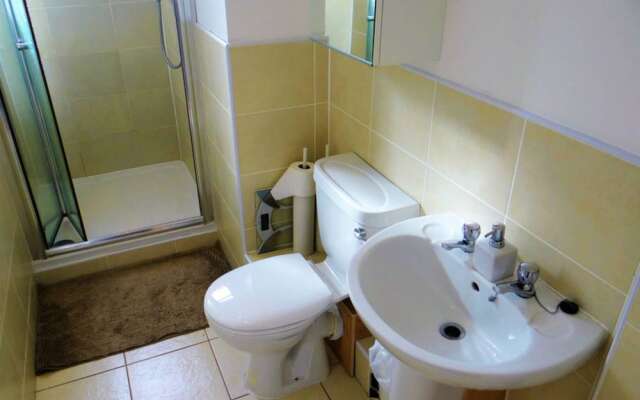 2 Bedroom Apartment in Edinburgh Sleeps 4