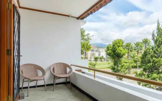 Panorama Villas Batu F-16