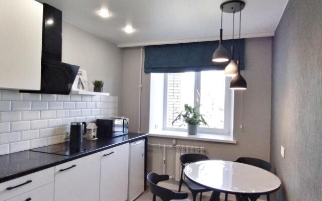 На сутки 51 на улице Карла Либкнехта 42