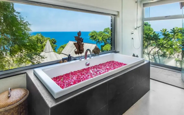 Laemsingh Villa 3a 4 Bedroom in Surin