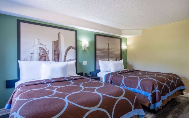 Super 8 Toronto East ON