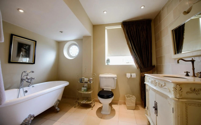 Ye Olde Bell Hotel & Spa