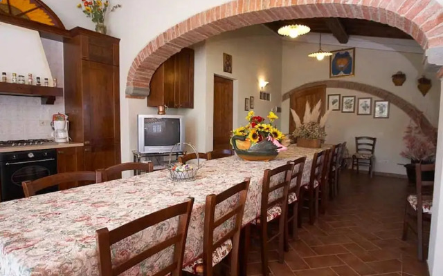 Elegant Castle Stay With Pool