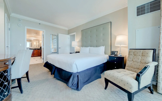 StripViewSuites at Signature