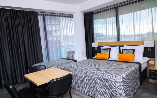 Sky Roof Hotel