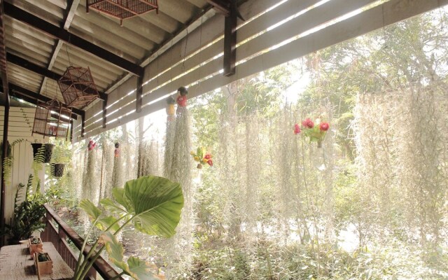 Baanklong Amphawa Homestay