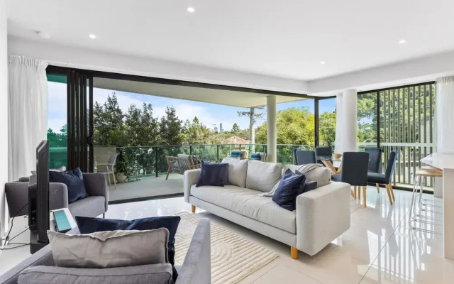 Spacious and Superb 3-bed Apartment