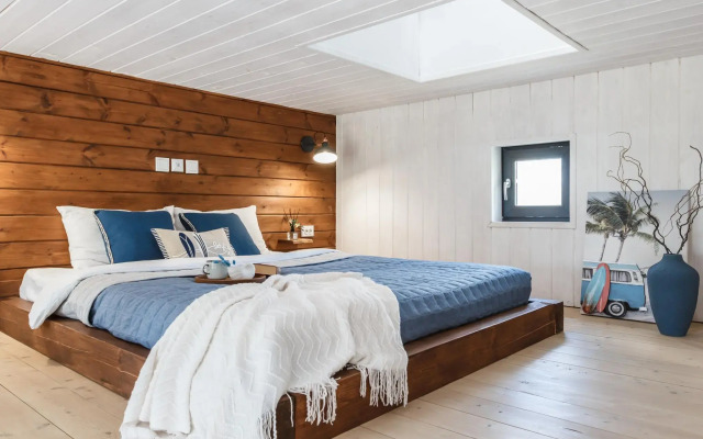 Тини Хаус с мансардным окном от Дом Шелуха (Sheluha House)