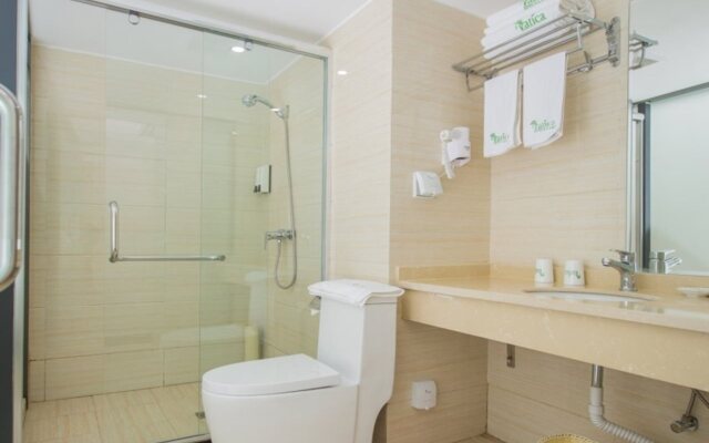 Vatica Chongqing University Town Subway Station Hee Street Pedestrian