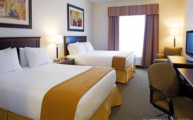 Holiday Inn Express Hotel & Suites - Slave Lake