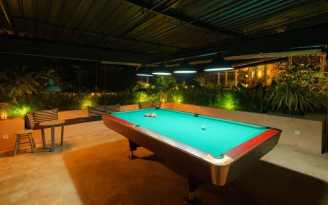 Cool and Contemporary Hilltop Villa With Ocean Views