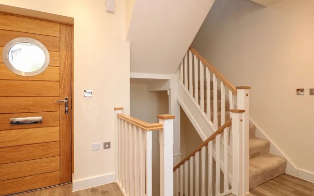 2 Orchard Drive
