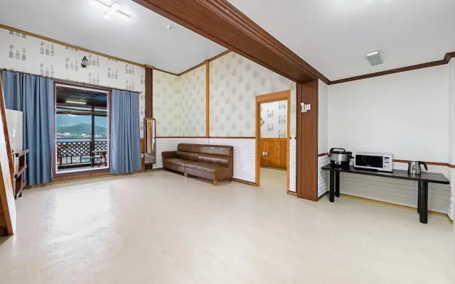 Tongyeong Hwanggeumbada Pension