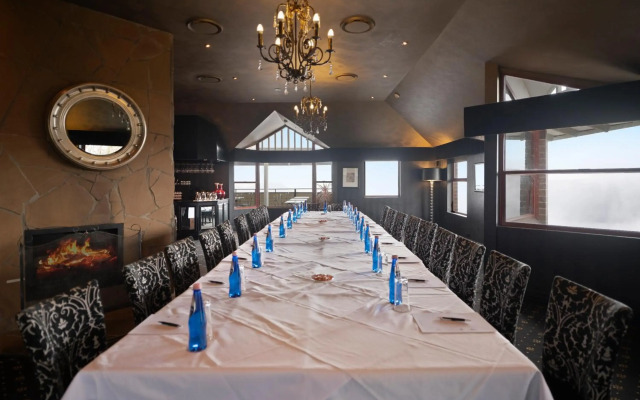 Echoes Boutique Hotel and Restaurant