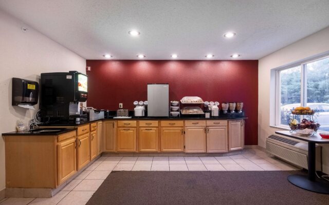 Red Roof Inn Clifton Park