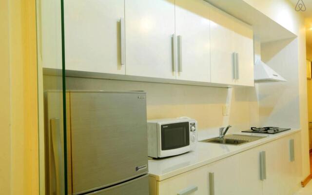 McGallery Art - Lucky Residence Suite's & Apartments