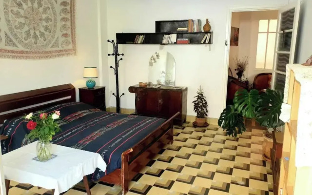 Room-double Bedroom in the Heart of Tang