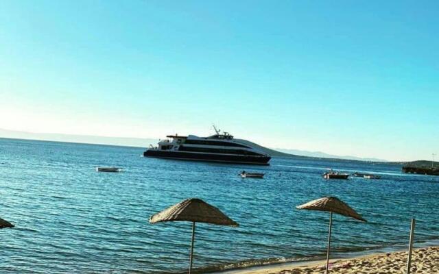 Convenient Studio Flat Near Beach in Avsa Island