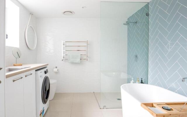 Swell - Pet Friendly - 2 Mins Walk to Beach