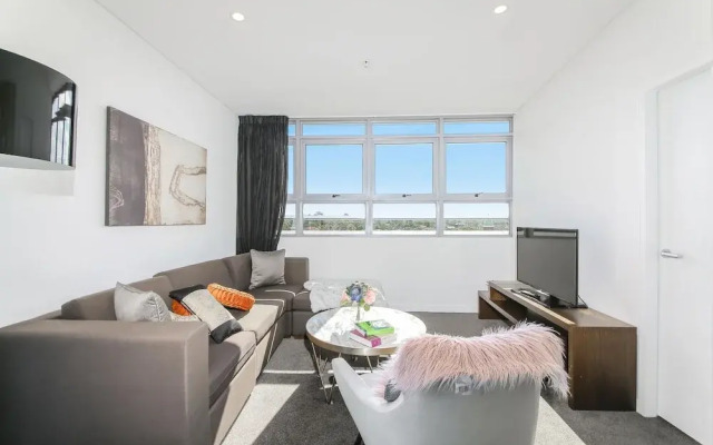 1 Bedroom Modern Apartment in Chatswood